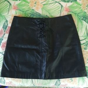 Wilson's leather miniskirt size 6 black